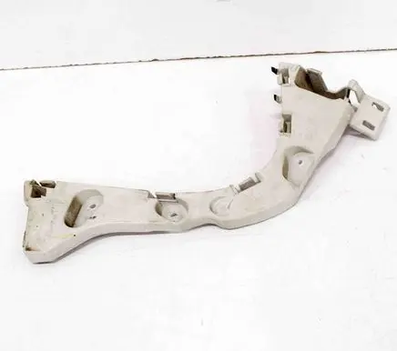 Ford Focus Front bumper mounting bracket