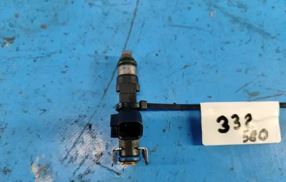 Mazda 6 Fuel injector L50113250