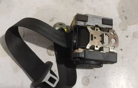 Audi A6 S6 C5 4B Rear seatbelt 4F9857805 00065157
