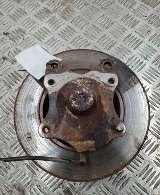 Citroen C4 I Rear wheel hub