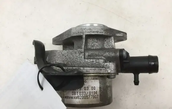 Nissan Qashqai Vacuum pump 8200577807