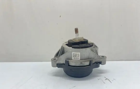 BMW 4 F32 F33 Engine mount bracket 6856403 0302200