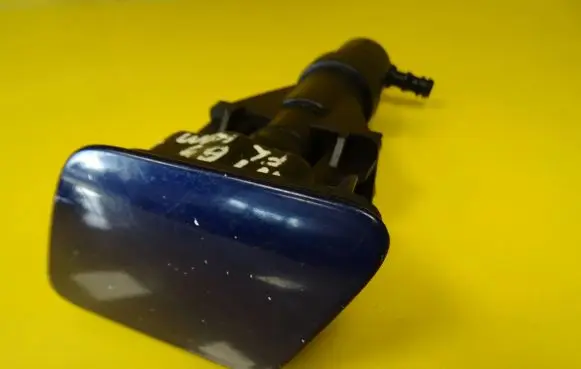 Audi A4 S4 B5 8D Headlight washer spray nozzle 8D0807721AA