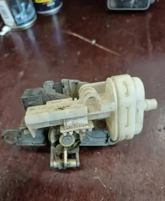 Audi A4 S4 B5 8D Tailgate exterior lock 8D0862055