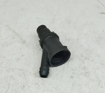 Mercedes-Benz 380 560SEC C126 Fuel Injector clamp holder 1170700455 A1170700455 M117