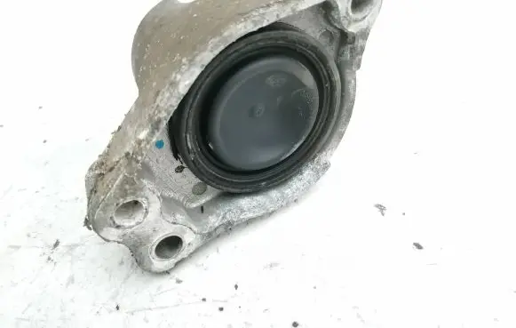 Honda Accord Engine mount bracket