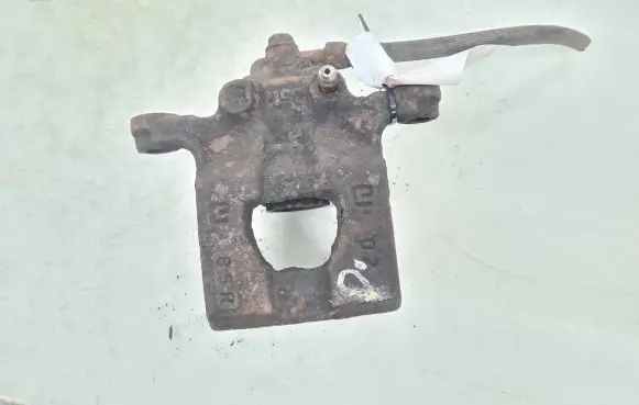 Nissan Qashqai Rear brake caliper