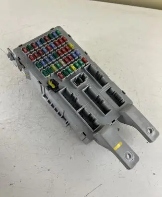 Hyundai Santa Fe Fuse module 919502B400
