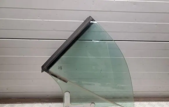 Audi S5 Rear side window 8P7845457