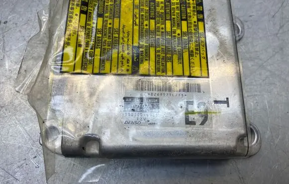 Toyota Prius (NHW20) Airbag control unit/module 8917047390 1523006952