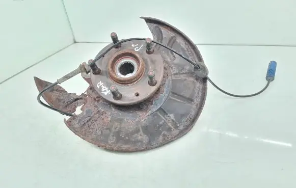 Land Rover Freelander Front wheel hub spindle knuckle RUB000050