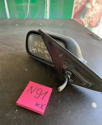 Nissan Almera Front door electric wing mirror E11015334 E11025334