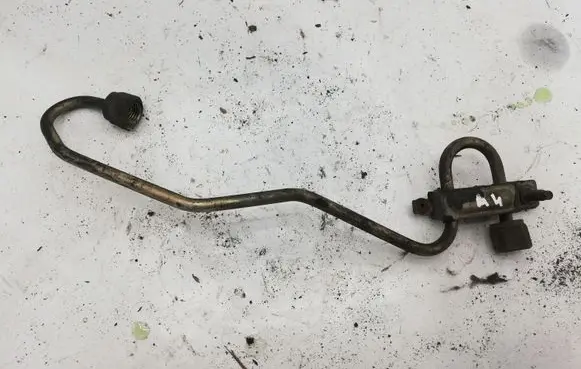 Nissan X-Trail T30 Fuel injector supply line/pipe NOCODE