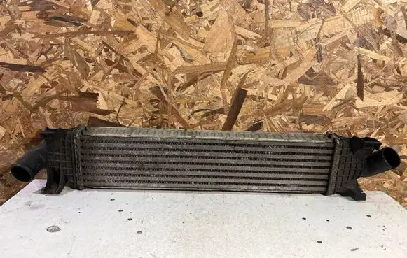 Ford Focus Intercooler air channel guide 3M5H9L440