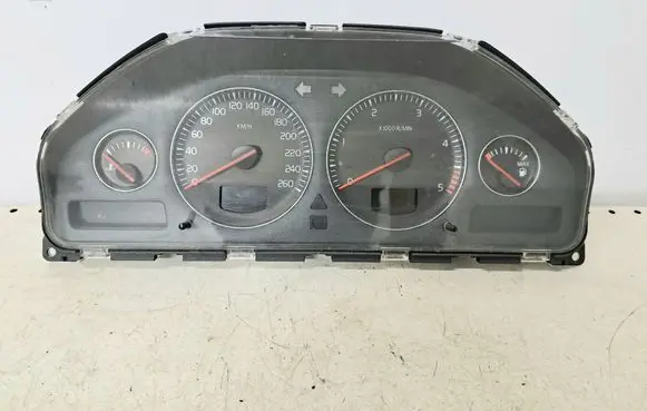 Volvo V70 Speedometer (instrument cluster) 30746102