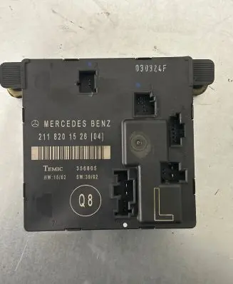 Mercedes-Benz E W211 Door control unit/module 2118201526 356805