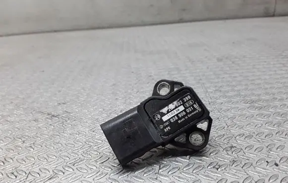 Volkswagen PASSAT B5.5 Air pressure sensor 038906051B