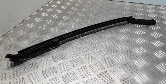 Jaguar S-Type Front door windshield rail 