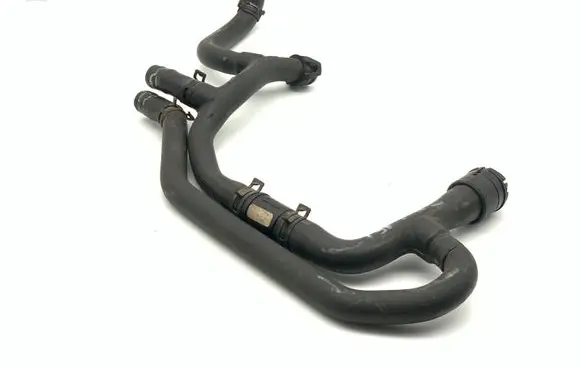 Engine coolant pipe/hose