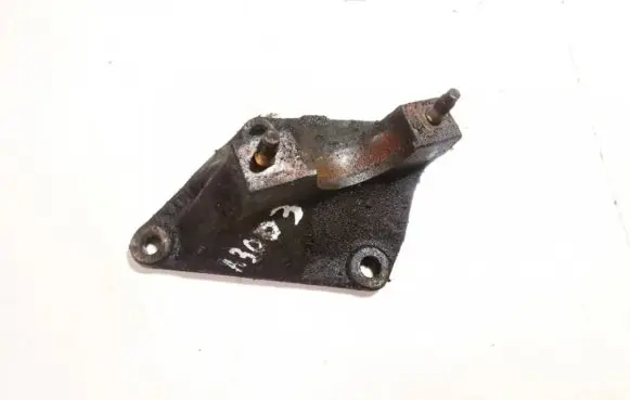Ford Mondeo Mk III Engine mounting bracket 1s7w3k305ab