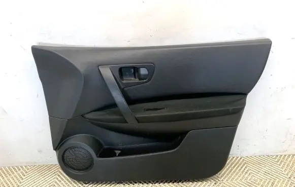 Nissan Qashqai Front door card panel trim