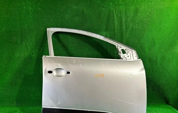 Dacia Sandero III Front door