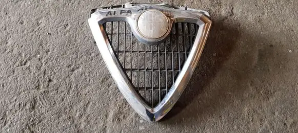 Alfa Romeo 156 Front bumper upper radiator grill 156017393