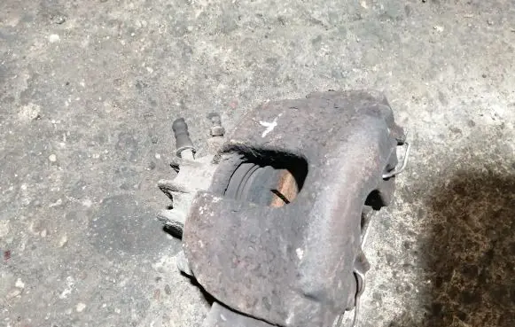 Volvo S60 Front brake caliper