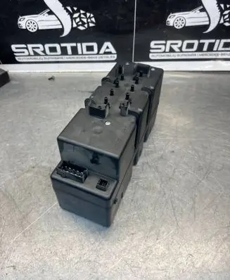 Mercedes-Benz S W220 Central locking vacuum pump 2208000548