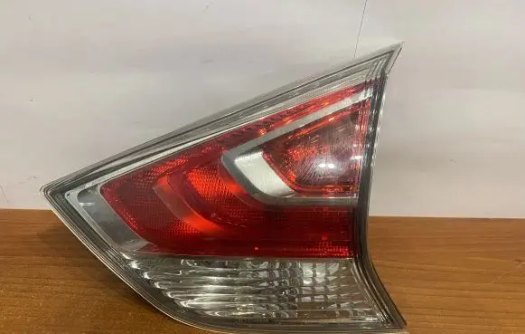 Nissan X-Trail T32 Tailgate rear/tail lights A049628 B494