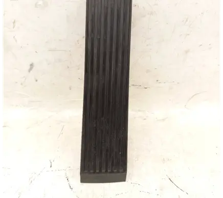 Mercedes-Benz S W126 Accelerator throttle pedal 1233010082 A1233010082