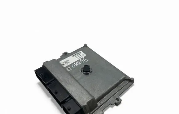 Renault Clio IV Engine control unit/module ECU 237102982S 237105499R