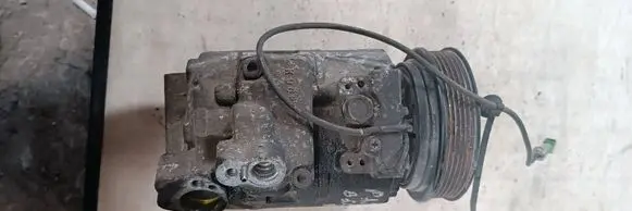 Volkswagen PASSAT B5 Air conditioning (A/C) compressor (pump) 8D0260808 7SB16C