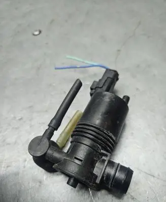 Nissan X-Trail T32 Windscreen/windshield washer pump 1050123 1703301317