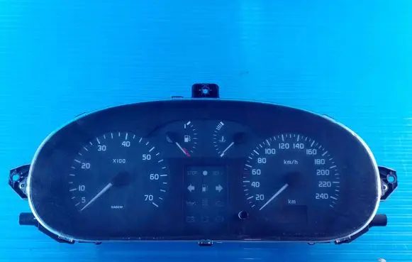 Renault Scenic I Speedometer (instrument cluster) P8200071820