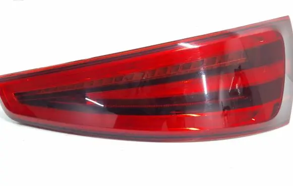 Tailgate rear/tail lights