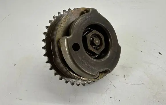 BMW X1 E84 Camshaft pulley/ VANOS 7583818 11367583818