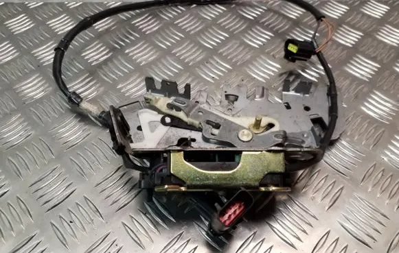 Chrysler Voyager Sliding door lock 