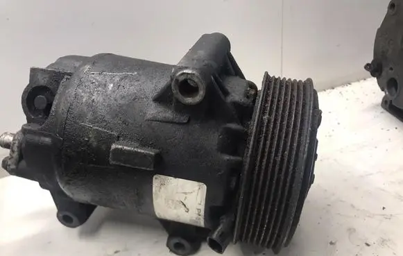 Renault Megane II Air conditioning (A/C) compressor (pump)