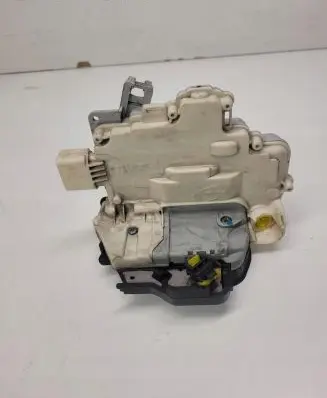 Audi A6 S6 C6 4F Front door lock 4F1837015