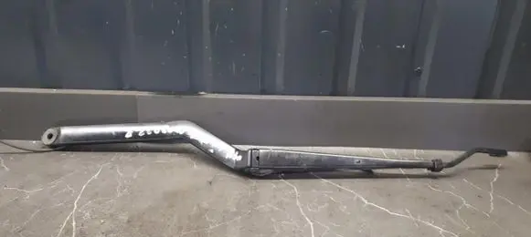 Opel Sintra Front wiper blade arm