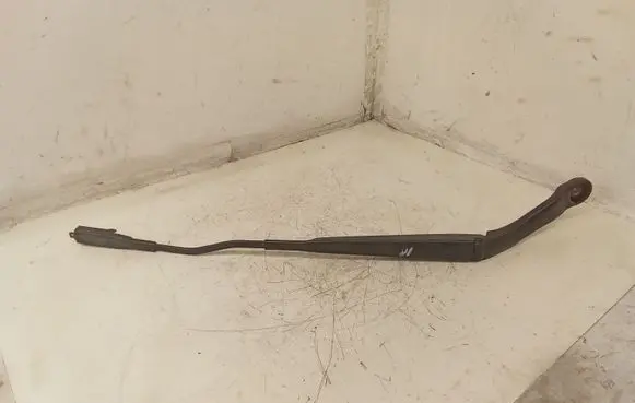 Nissan Qashqai Front wiper blade arm 80017927A