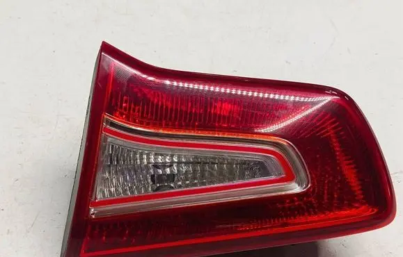 KIA Sportage Rear/tail lights A2F1W58F4W8