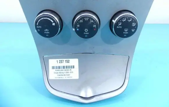 Chrysler Sebring (JS) Climate control/heater control trim P55111886AB IMPRK1237152