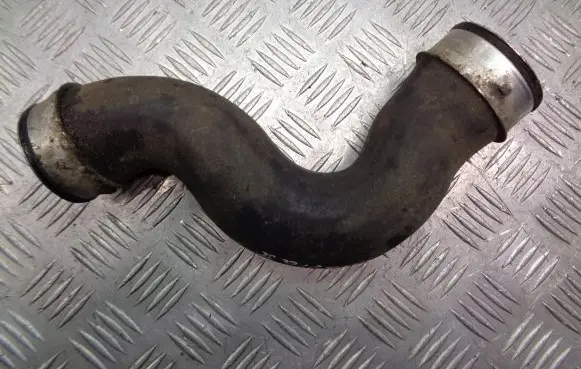 Skoda Octavia Mk2 (1Z) Turbo air intake inlet pipe/hose