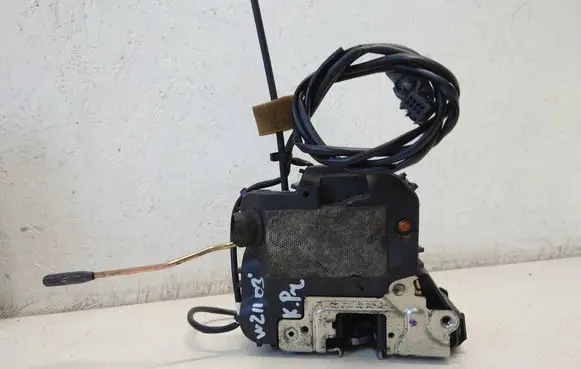 Mercedes-Benz E W211 Front door lock A2117200335 004133112634 0008128618