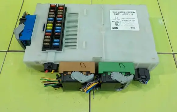 Land Rover Freelander 2 - LR2 Central body control module BG9T14D572LA BSI