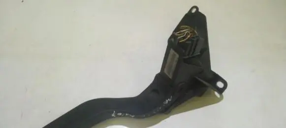 Ford Mondeo Mk III Accelerator throttle pedal 1s719f836bb