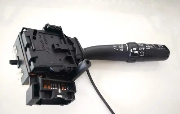Toyota Avensis Verso Wiper control stalk 173654