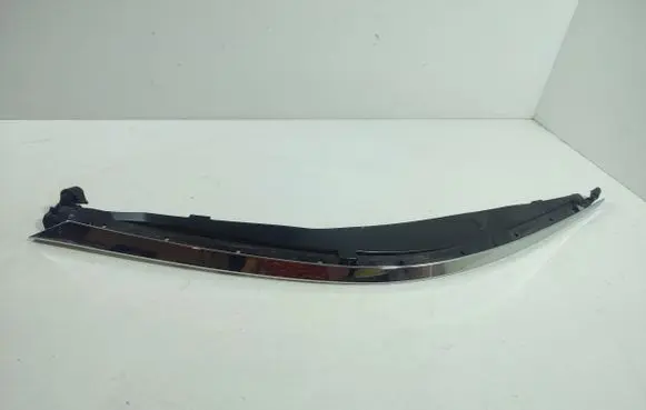 Under headlight/headlamp trim